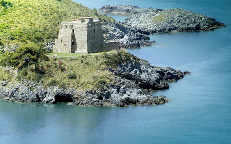 Torre dell'isola di Dino, Praia a Mare